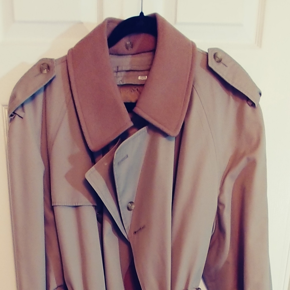 Brooks Brothers Winter Trench w/lining 18